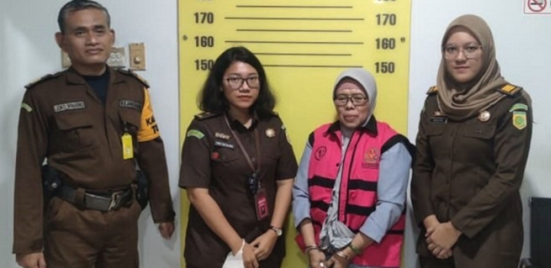 Devi Sarah, terpidana kasus korupsi anggaran di Kementerian Kesehatan diamankan Kejati DKI Jakarta