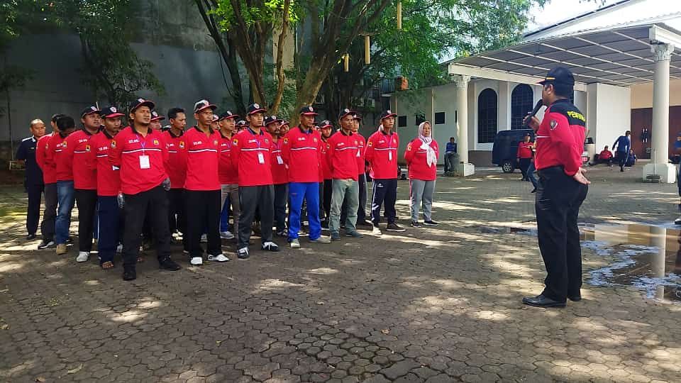 Dinas Damkar dan Penyelamatan Kabupaten Cirebon membentuk relawan Damkar.