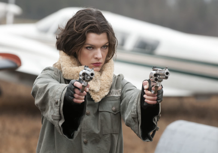 Aksi Milla Jovovich  dalam Film Resident Evil: Afterlife yang ditayangkan di Bioksop TransTV malam ini. 