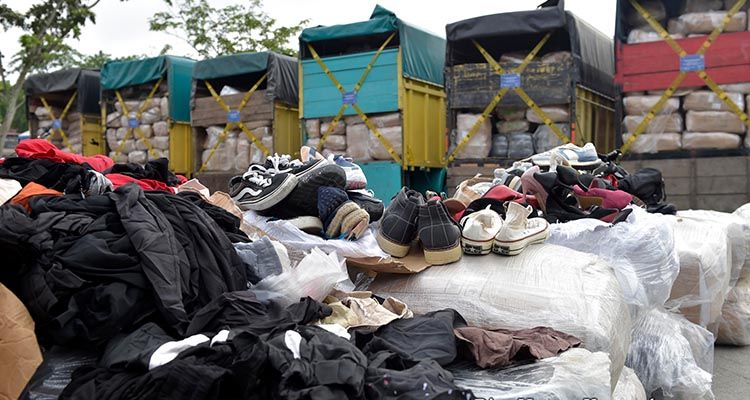 Pakaian, sepatu, dan tas impor bekas yang dimusnahkan Kemendag.