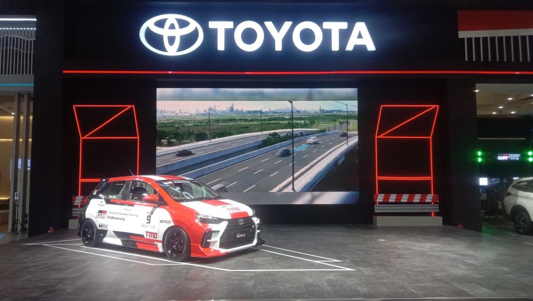 Balapan di Toyota GR Simulator di GJAW 2023