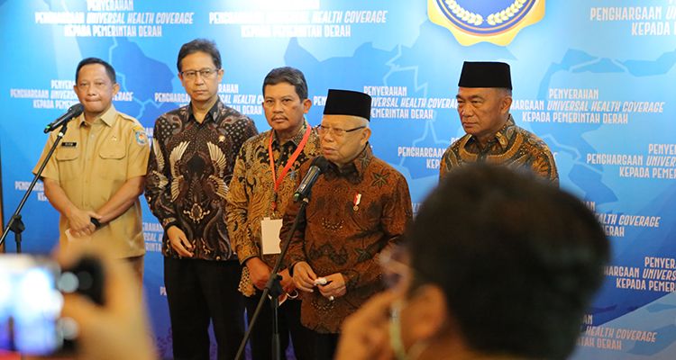 Wapres Ma'ruf Amin saat memberikan penghargaan kepada 22 Provinsi, 334 Kabupaten/Kota yang telah mendukung Program Jaminan Kesehatan Nasional-Kartu Indonesia Sehat (JKN-KIS).