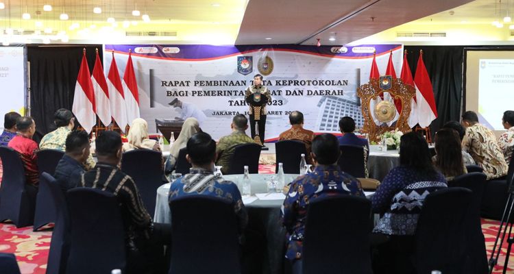 Rapat Pembinaan Tata Keprotokolan bagi Pemerintah Pusat dan Daerah Tahun 2023 di Novotel Gajah Mada, Jakarta, Kamis 16 Maret 2023.