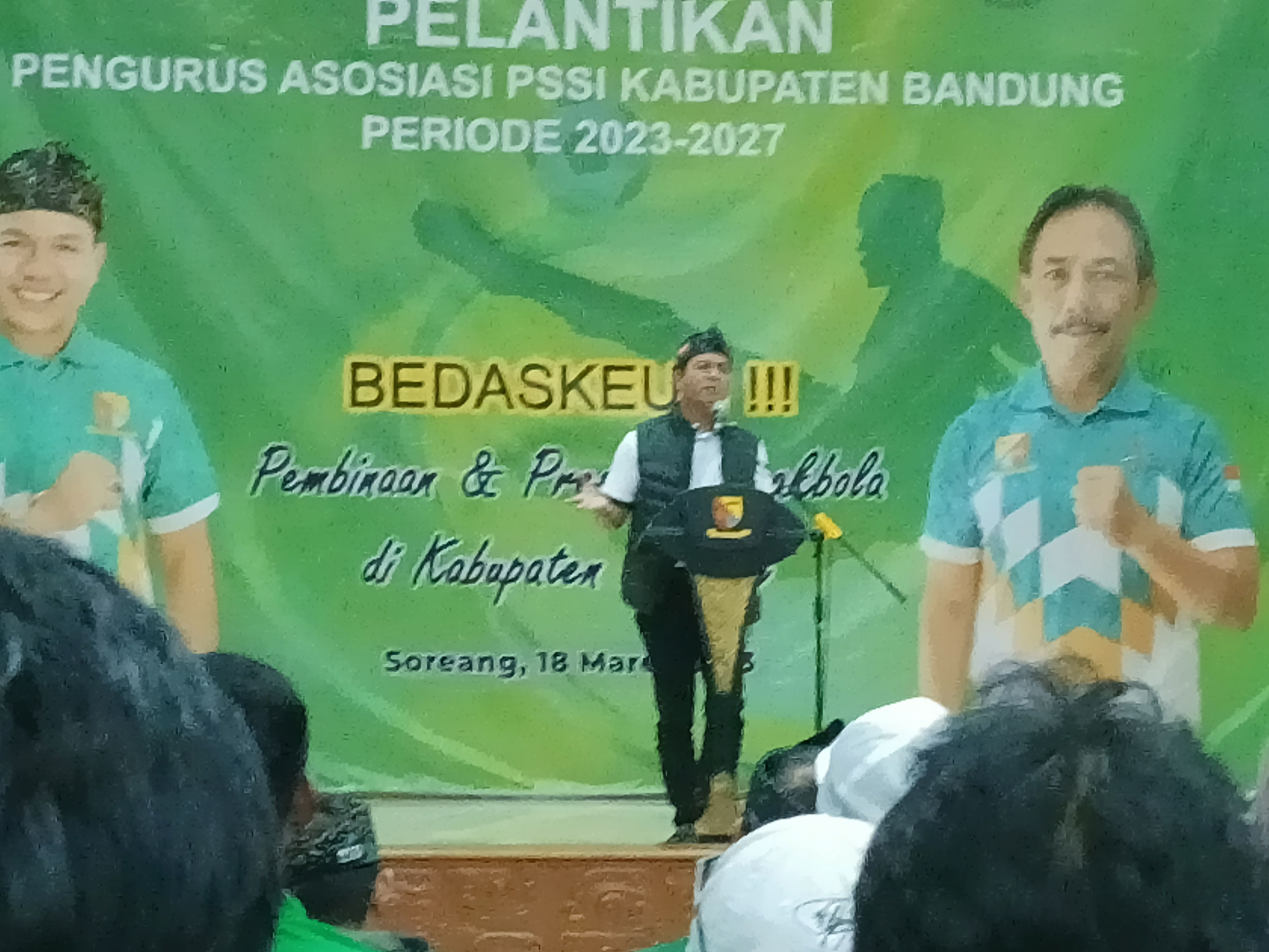 Kang DS sapaan akrab Bupati Bandung saat memberikan sambutan disela pelantikan pengurus Askab PSSI Kabupaten Bandung periode 2023-2027 di Gedung Moch Toha, Komplek Pemkab Bandung, Sabtu 18 Maret 2023.