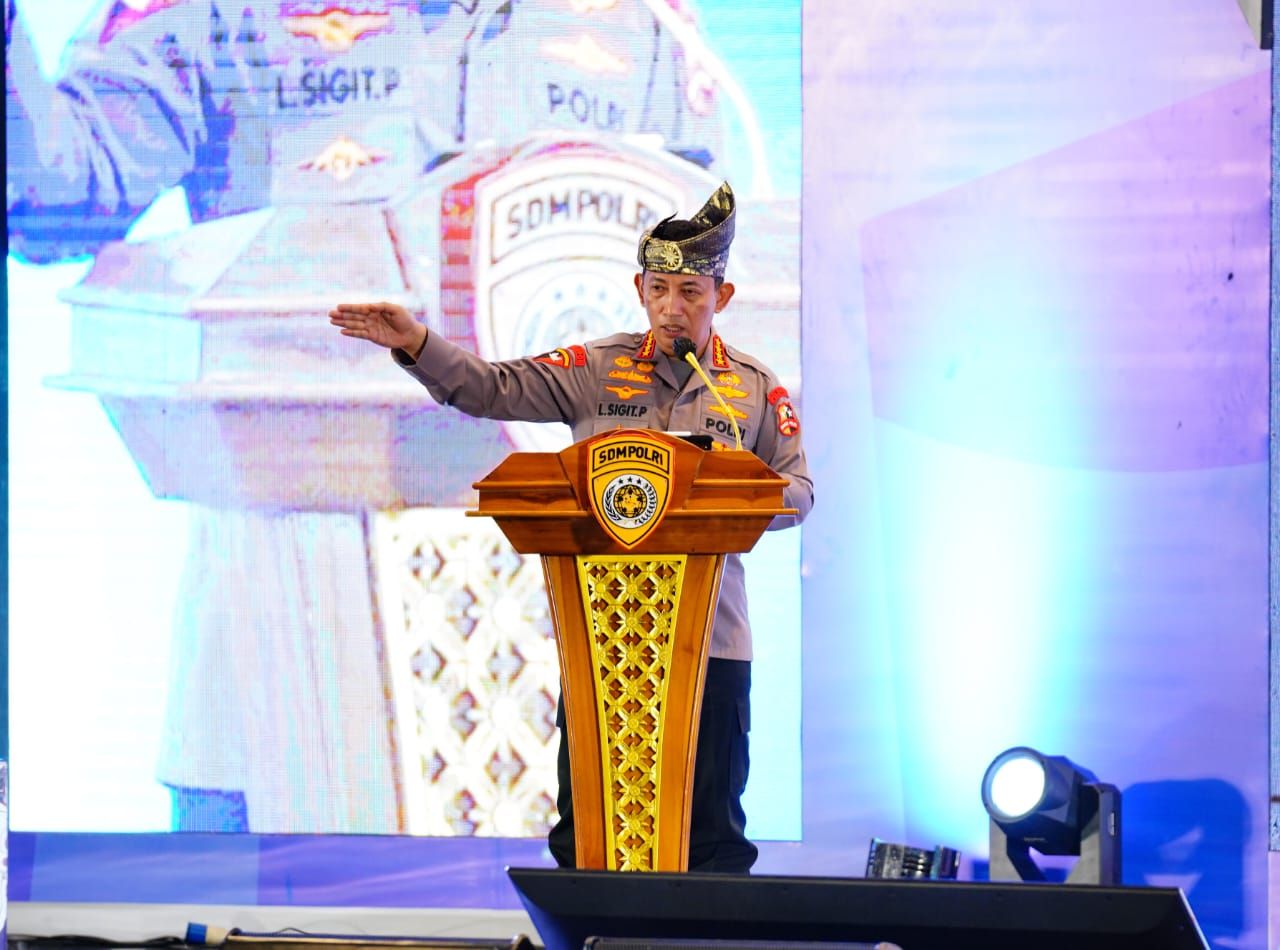 Kapolri Jenderal Listyo Sigit Prabowo menutup Rapat Kerja Teknis (Rakernis) Staf Bidang Sumber Daya Manusia (SSDM) Polri di Kepulauan Riau.