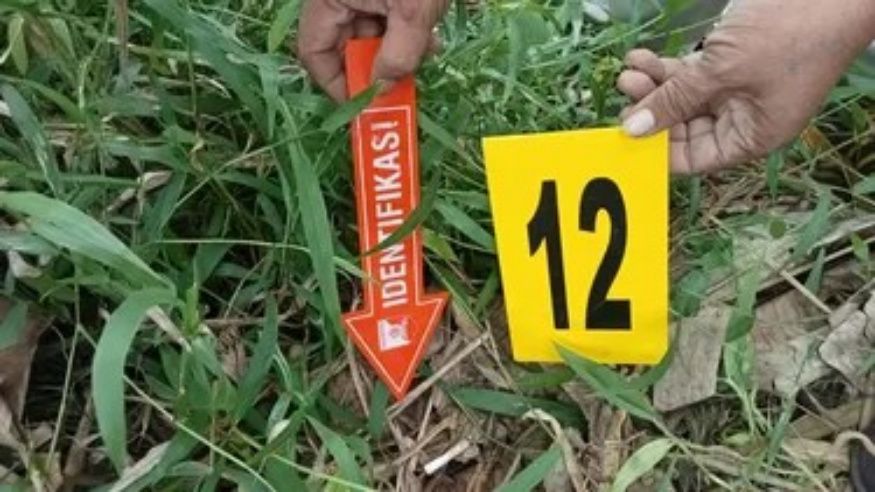 Polres Bogor saat melakukan serangkaian penyelidikan temuan mayat dalam koper merah