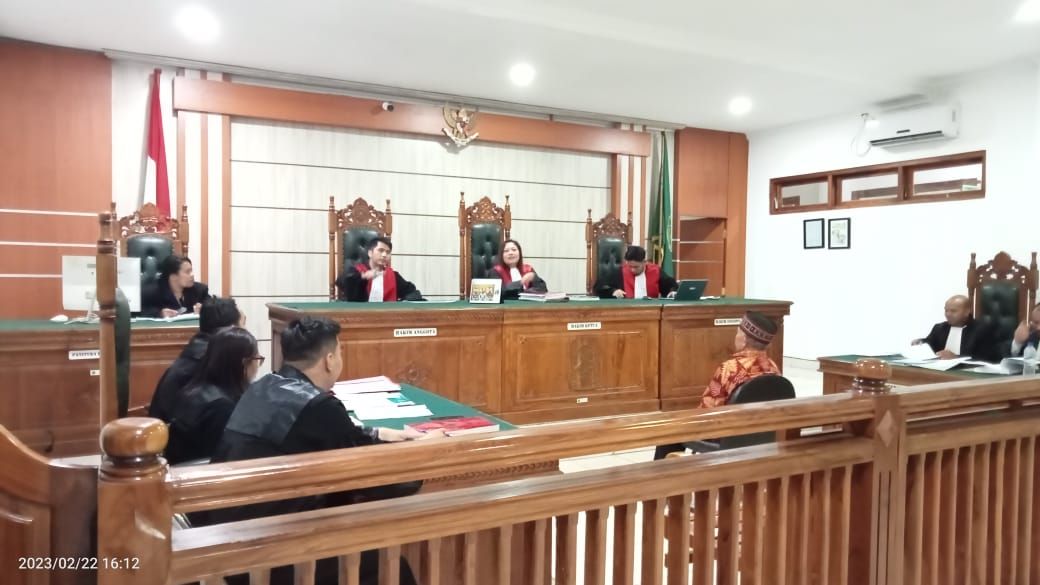 Sidang kasus dugaan pemalsuan surat oleh Bonavantura Abunawan di Pengadilan Labuan Bajo, Kabupaten Manggarai Barat, NTT, Kamis (16/3/2023). 