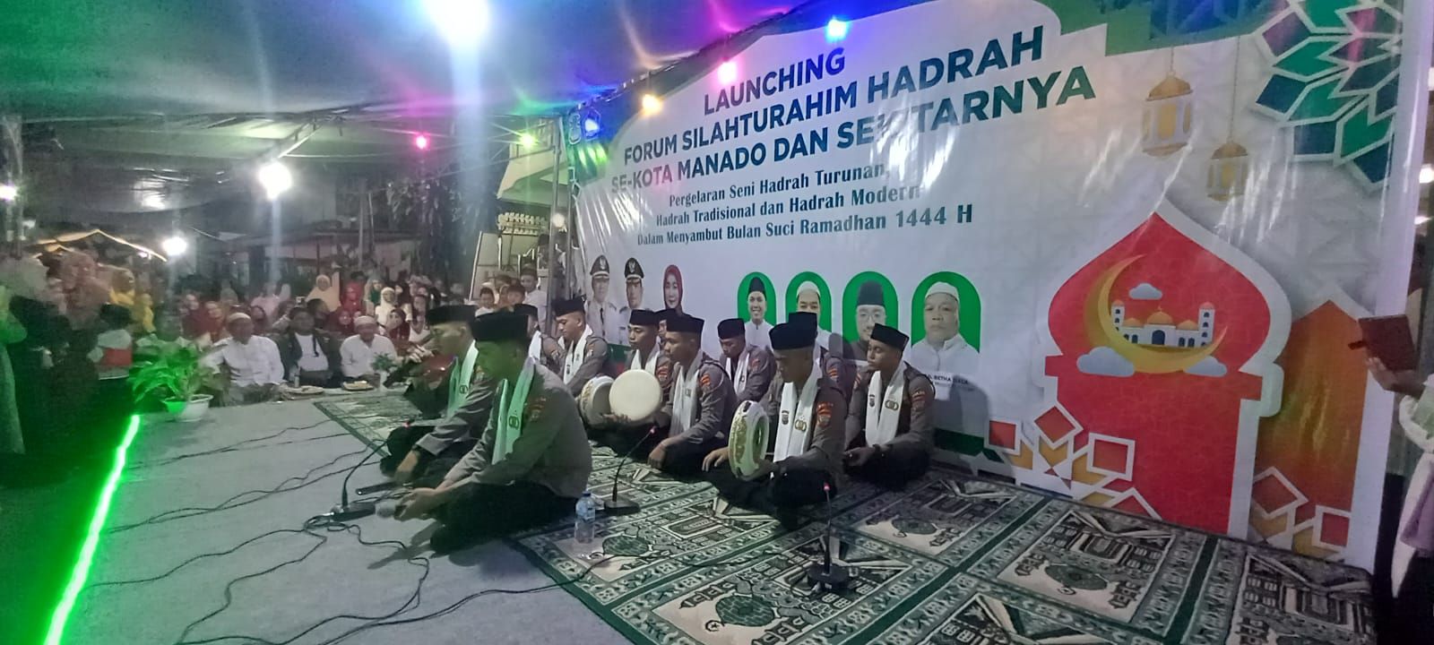Penampilan salah satu tim seni hadrah