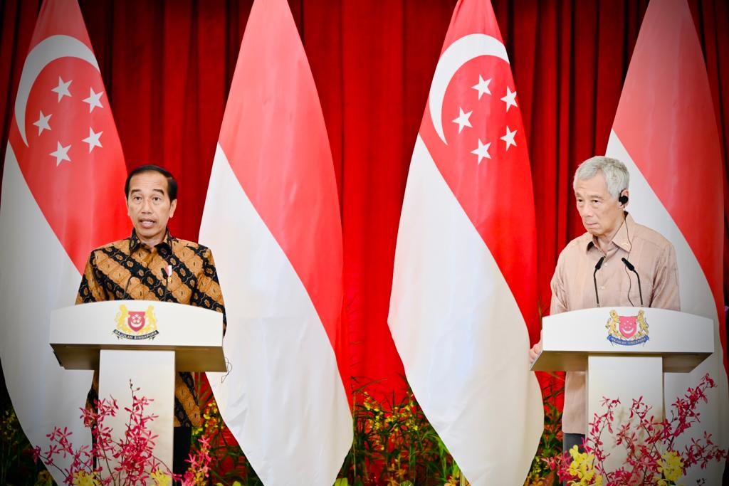 Presiden Republik Indonesia Joko Widodo (Jokowi) melakukan pertemuan bilateral dengan Perdana Menteri (PM) Singapura Lee Hsien Loong, Kamis, 16 Maret 2023, di Istana Kepresidenan Singapura. 