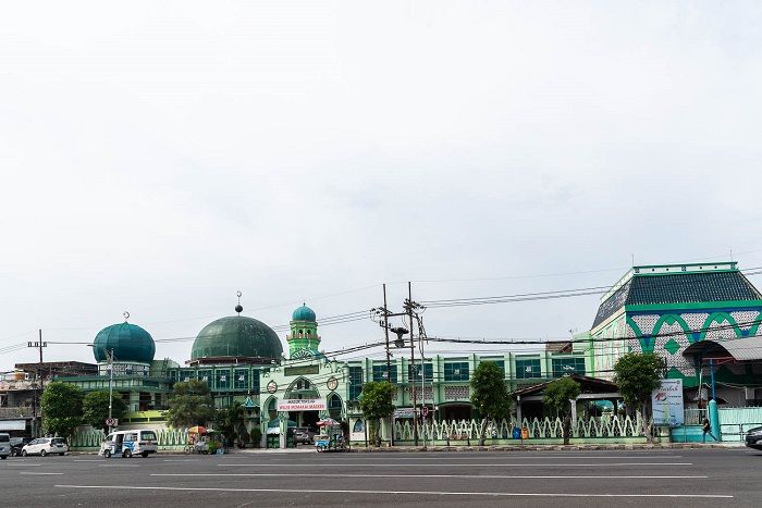 Masjid Kemayoran Surabaya tampak dari Jalan Indrapura.