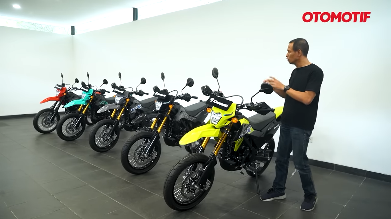 Kawasaki KLX 150SM direview YouTuber.