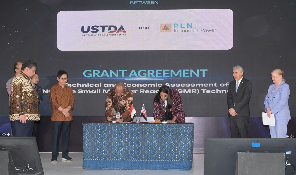 Dalam Forum Bisnis Kamar Dagang dan Industri Indo-Pasifik di Bali, Indonesia, Amerika Serikat dan Indonesia mengumumkan kemitraan strategis untuk membantu Indonesia mengembangkan program energi bersih nuklirnya.