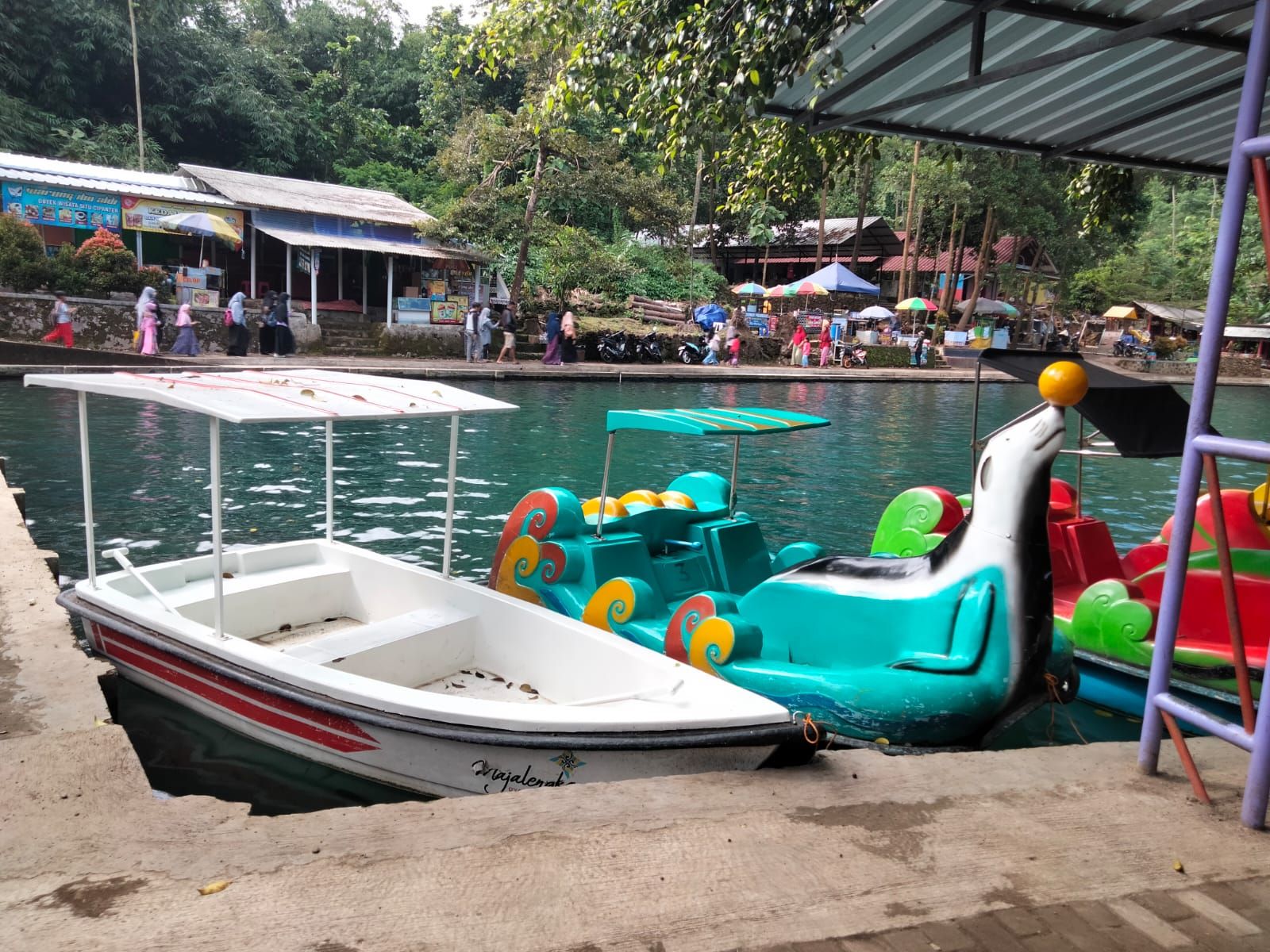 5 wisata air di Majalengka yang tiket masuknya terjangkau.