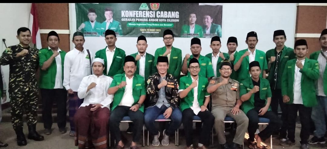 Ketua GP Ansor Kota Cilegon periode 2023-2027 terpilih, Asep Awaludin, foto bersama anggota dan sejumlah pengurus GP Ansor usai Konfercab 2023, Sabtu 18 Maret 2023.