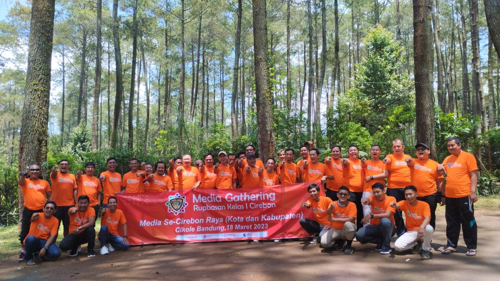 Media gathering Rupbasan Kelas 1 Cirebon bersama awak media Cirebon di Cikole, Lembang.