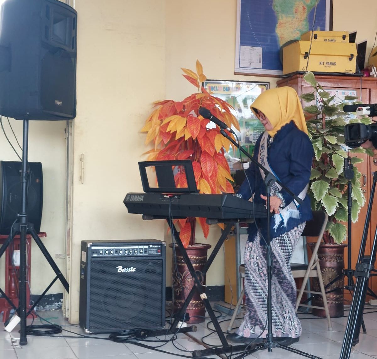 Tetih, Guru keyboard SDN Melong Mandiri 1 Kota Cimahi