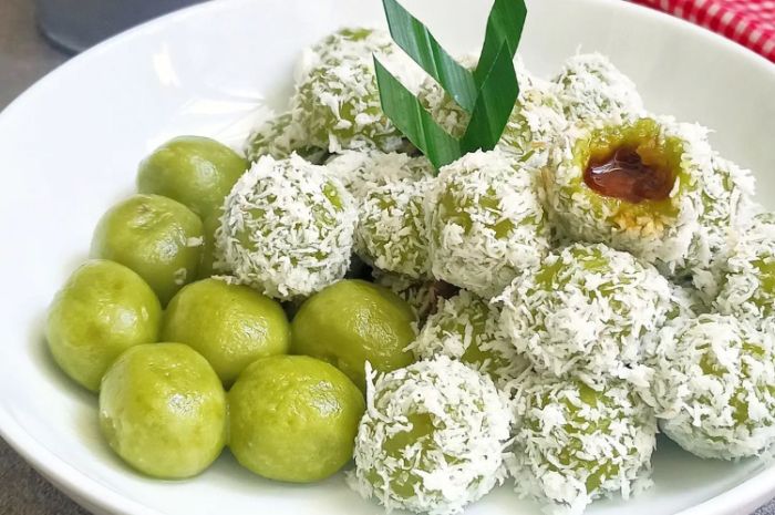 Resep klepon untuk ide jualan takjil, lembut dan lumer saat digigit