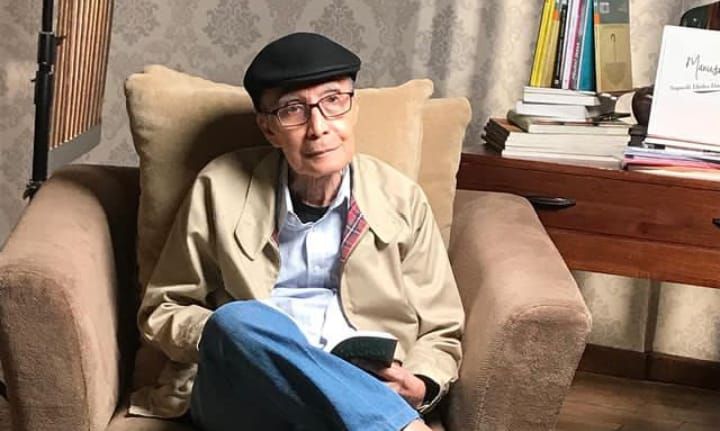 10 Puisi Sapardi Djoko Damono, Sosok Penyair yang Muncul di Google Doodle Hari Ini.