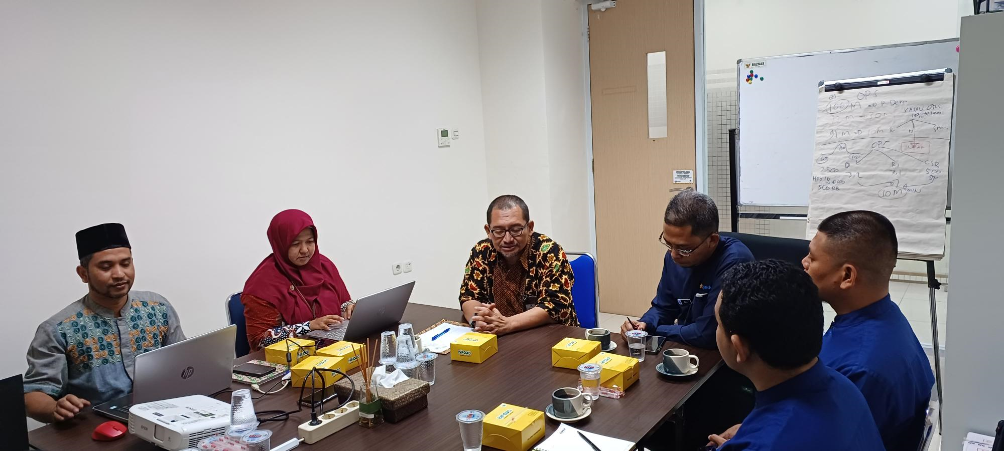 impinan Lembaga Amil Zakat Nasional (LAZNAS) Daarut Tauhiid (DT) Peduli mengunjungi Kantor Badan Amil Zakat Nasional (BAZNAS) Pusat, di Jalan Matraman Raya no. 134, Kebon Manggis, Jakarta, pada Senin 13 Maret 2023 lalu.