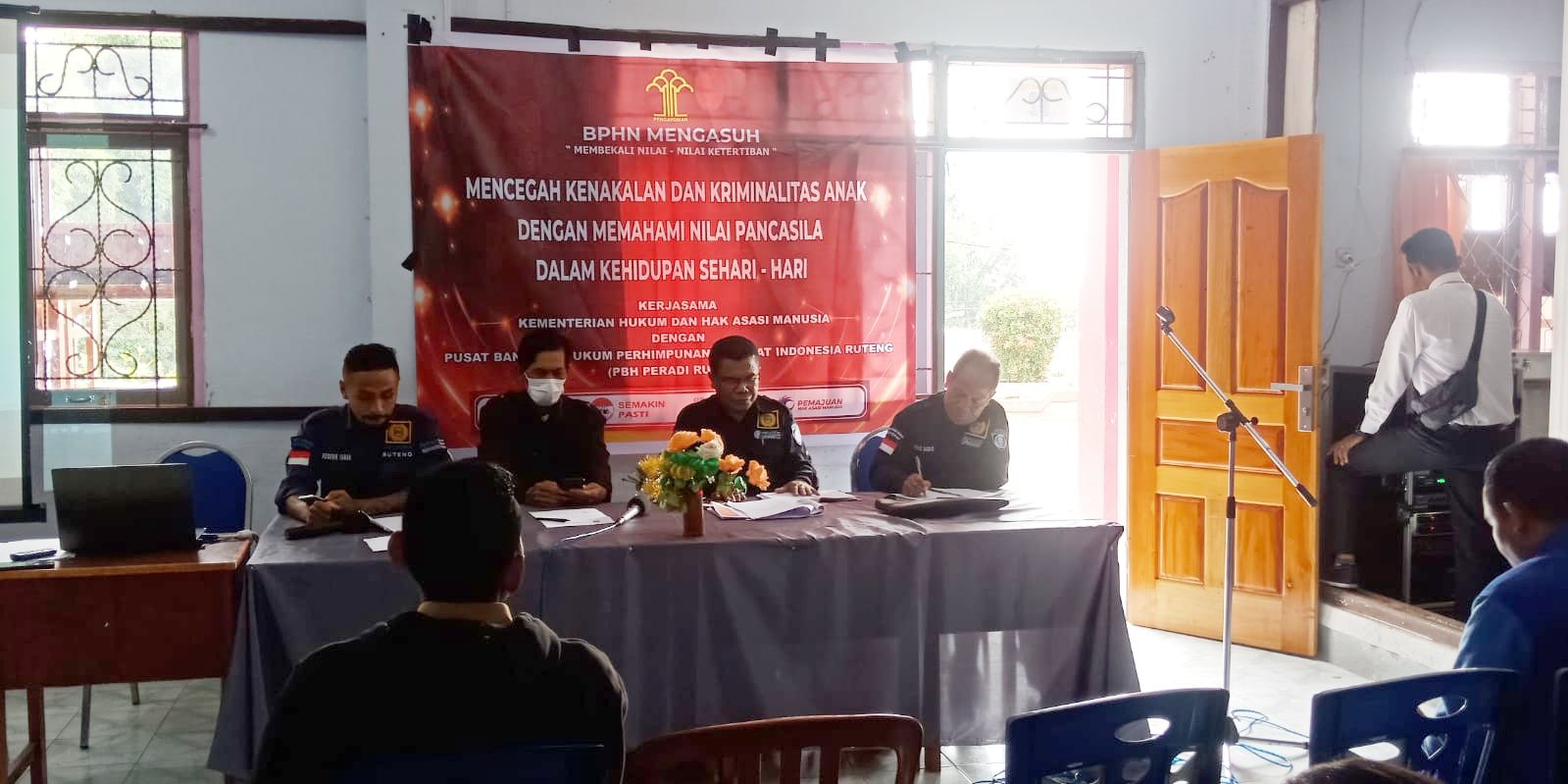 PBH Peradi Manggarai Gelar Penyuluhan Hukum di SMK Swakarsa Ruteng, Bahas Terkait Masalah Kriminalitas Anak