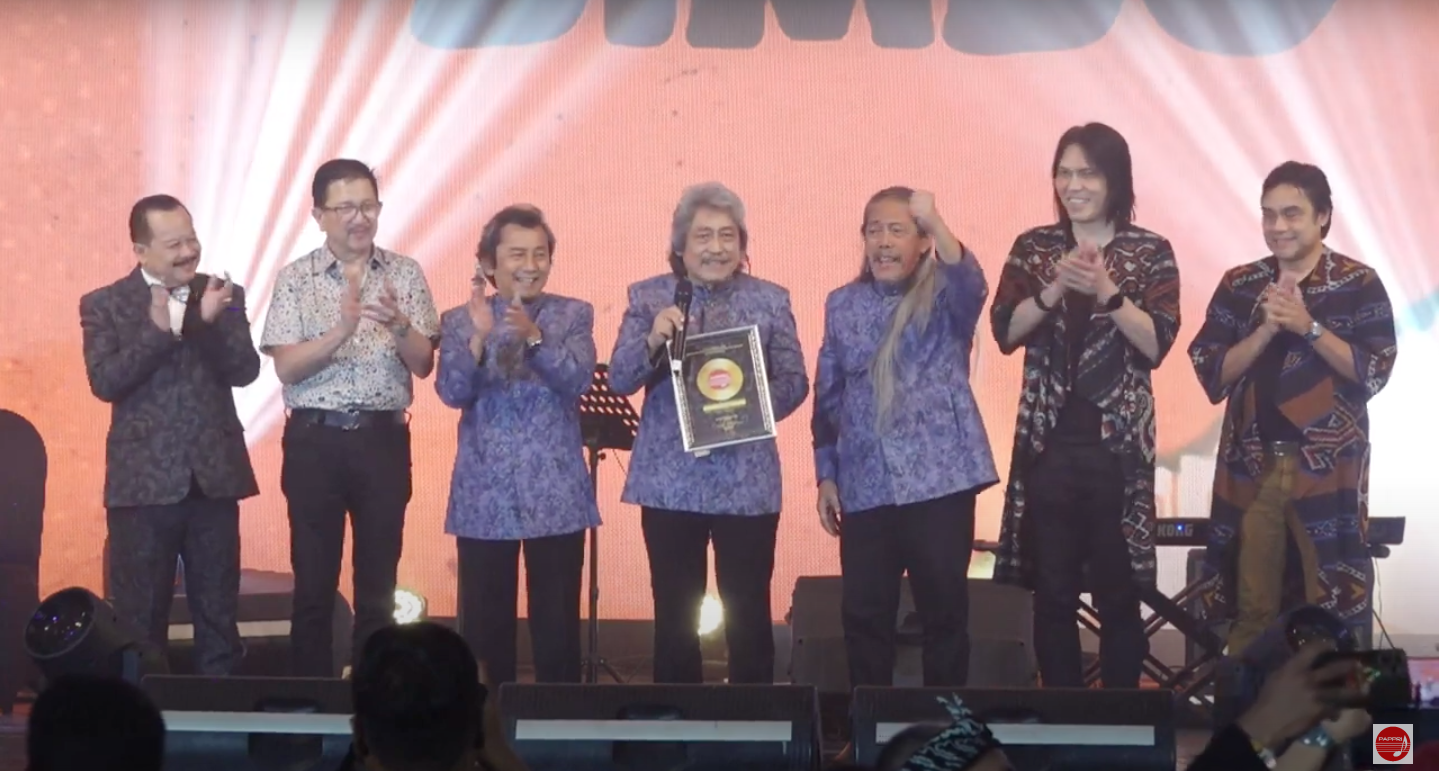 Bimbo Dapat Penghargaan di Konser Musik Indonesia Keren yang Digelar PAPPRI Jabar