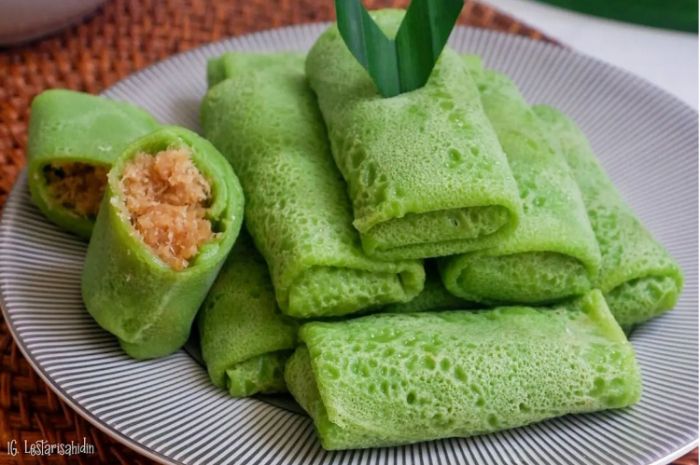 Resep kue dadar gulung pandan buat ide jualan takjil