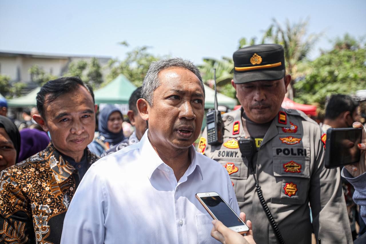 Wali Kota Bandung Yana Mulyana angkat bicara soal perintah Presiden Jokowi yang melarang pejabat negara dan kepala daerah menggelar acara bukber.