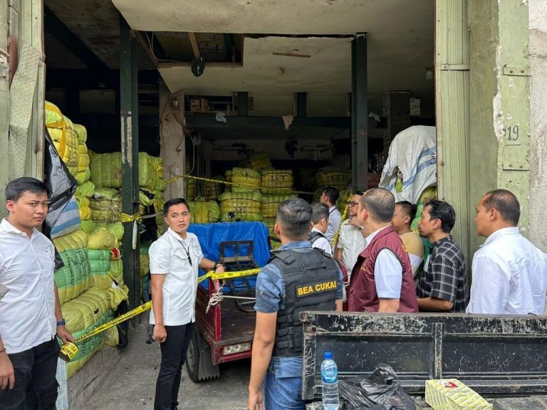Gerebek Gudang Penyimpanan Baju Bekas Impor di Jakpus dan Bekasi, Polisi Lakukan Pendalaman Kasus