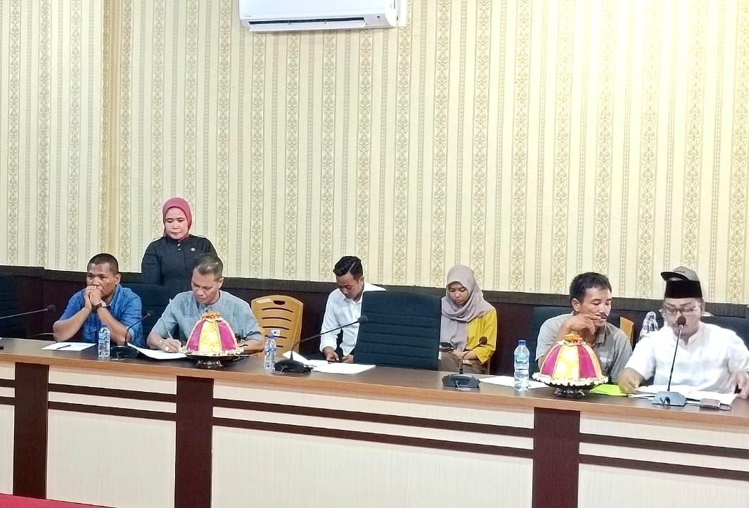 Hal ini terungkap dalam Rapat Dengar Pendapat (RDP) antara warga Marombo, 4 perusahaan tambang dan DPRD Konut, Senin, 20 Maret 2023.