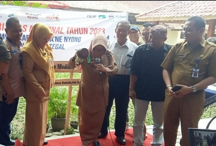 Bupati Kabupaten Tegal Dra. Hj. Umi Azizah resmikan Cafe Media'ne Nyong Diskominfo