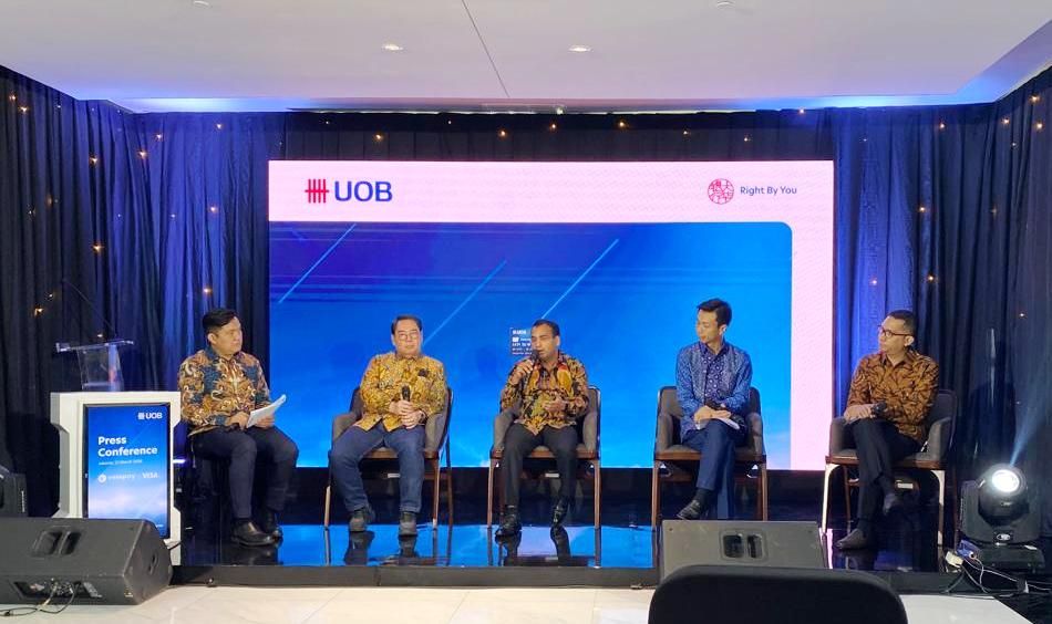 Talkshow sebelum peluncuran kartu kredit korporat hasil kolaborasi UOB Indonesia, Visa, dan Volopay di UOB Plaza, Jakarta, Selasa (21/3/2023). Foto: Lucius GK