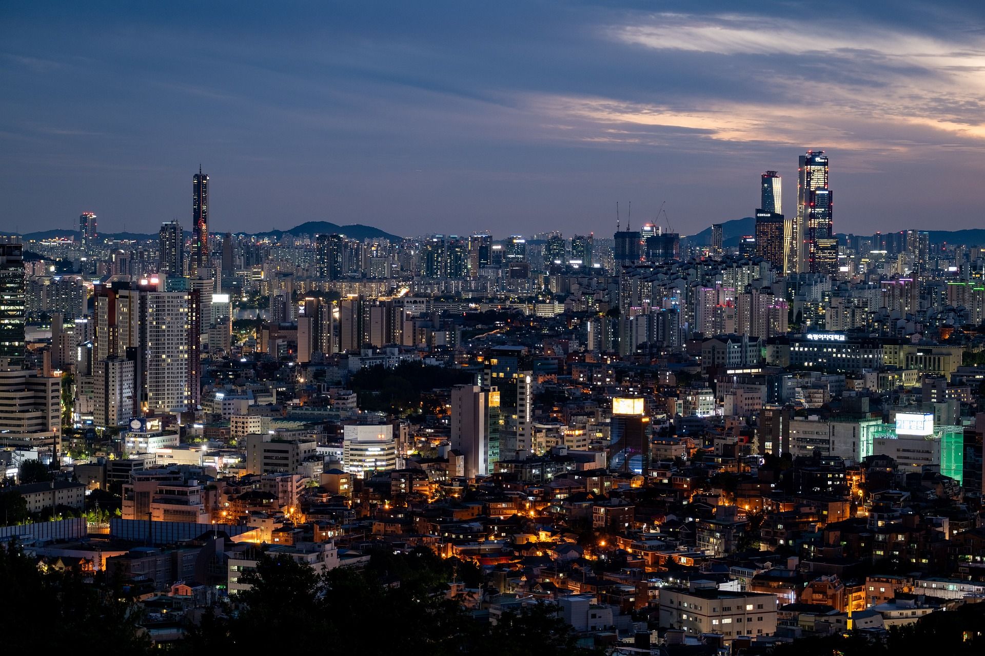 Kota Seoul pada malam hari