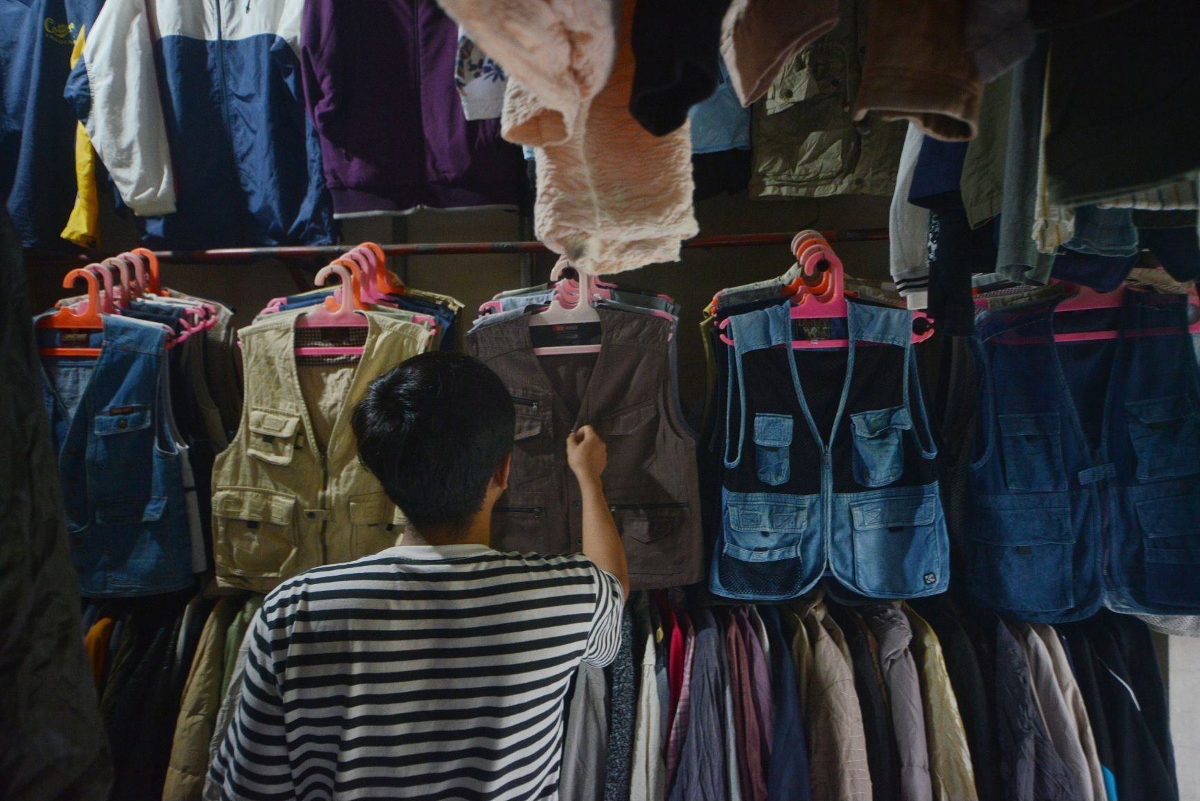 Ilustrasi thrifting.*