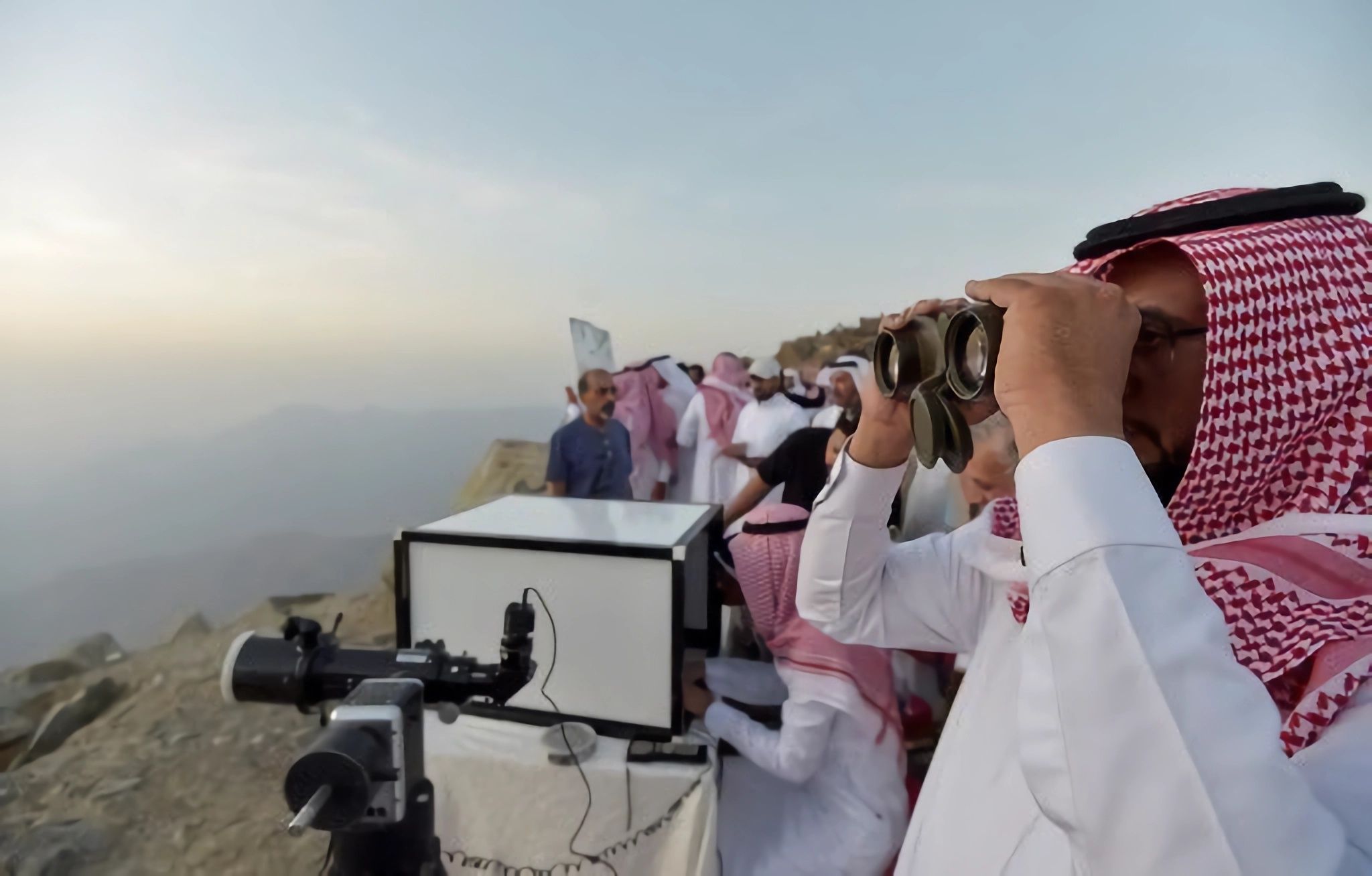 Arab Saudi minta umat Muslim di negaranya lihat bulan sabit Ramadan 