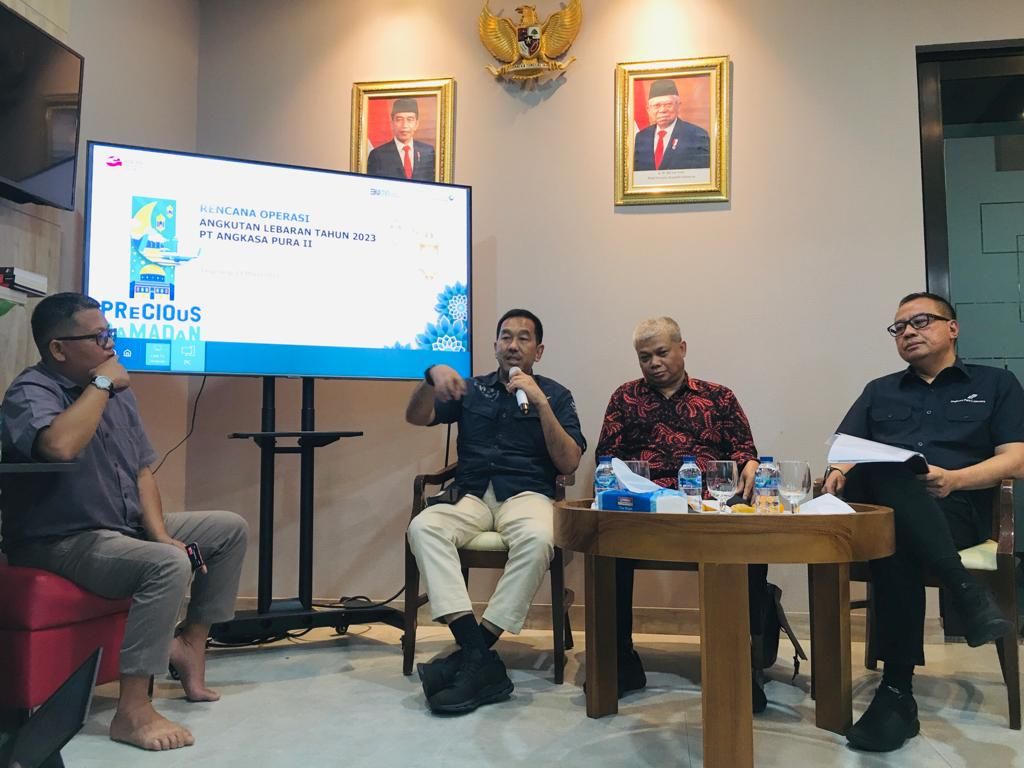 Dirut PT Angkasa Pura II Muhammad Awaluddin saat menjelaskan kesiapan l Angkutan Lebaran 2023 dalam diskusi di Jakarta, Selasa 21 Maret 2023.***
