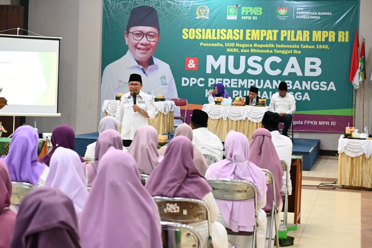 Anggota DPR RI Fraksi PKB Taufiq R Abdullah saat memberikan materi pada sosialisasi empat pilar di Purbalingga