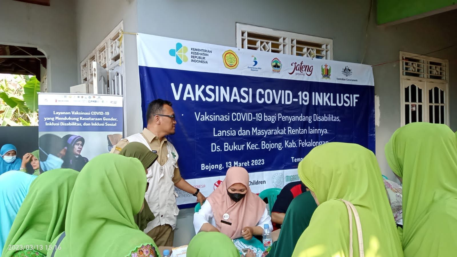 PAC Muslimat NU Bojong Adakan Baksos Pelayanan Kesehatan Sunatan Massal hingga Vaksinasi Covid-19