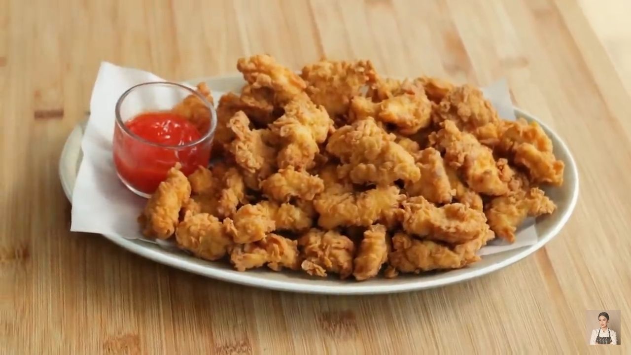 Inilah resep popcorn chicken ala Chef Devina Hermawan yang bisa jadi ide jualan takjil atau makanan pembuka saat Ramadhan. 