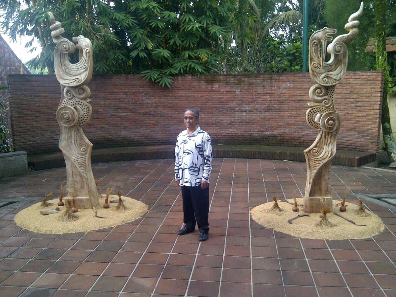 Seniman Toni Kanwa Adikusumah Gelar Pameran Tunggal 'Enjoy Spirit' JOY SPIRIT” di Bale Handap, Selasar Sunaryo Art Space