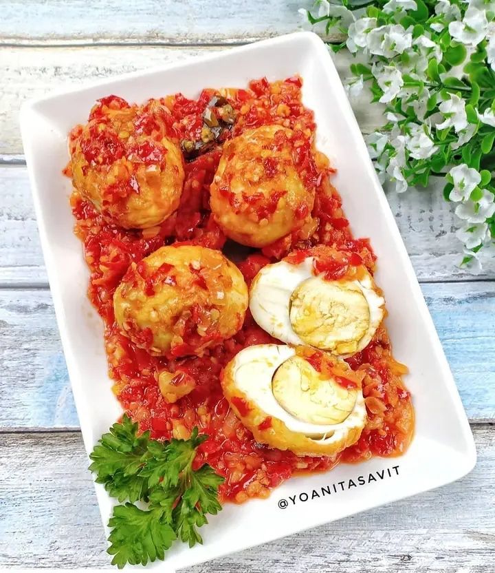 Inspirasi menu sahur hari pertama puasa yang bisa menjadi alternatif, yakni Resep Telur Balado, bahan gampang dan mudah dibuatnya