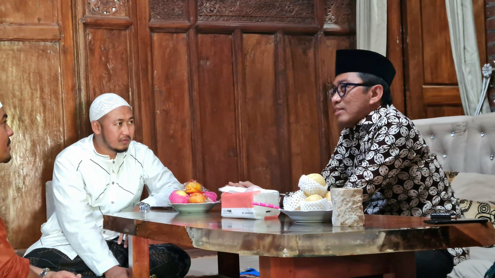 Ketua Komisi VI DPR RI Faisol Riza saat bersama pimpinan Majelis Syubbanul Muslimin.