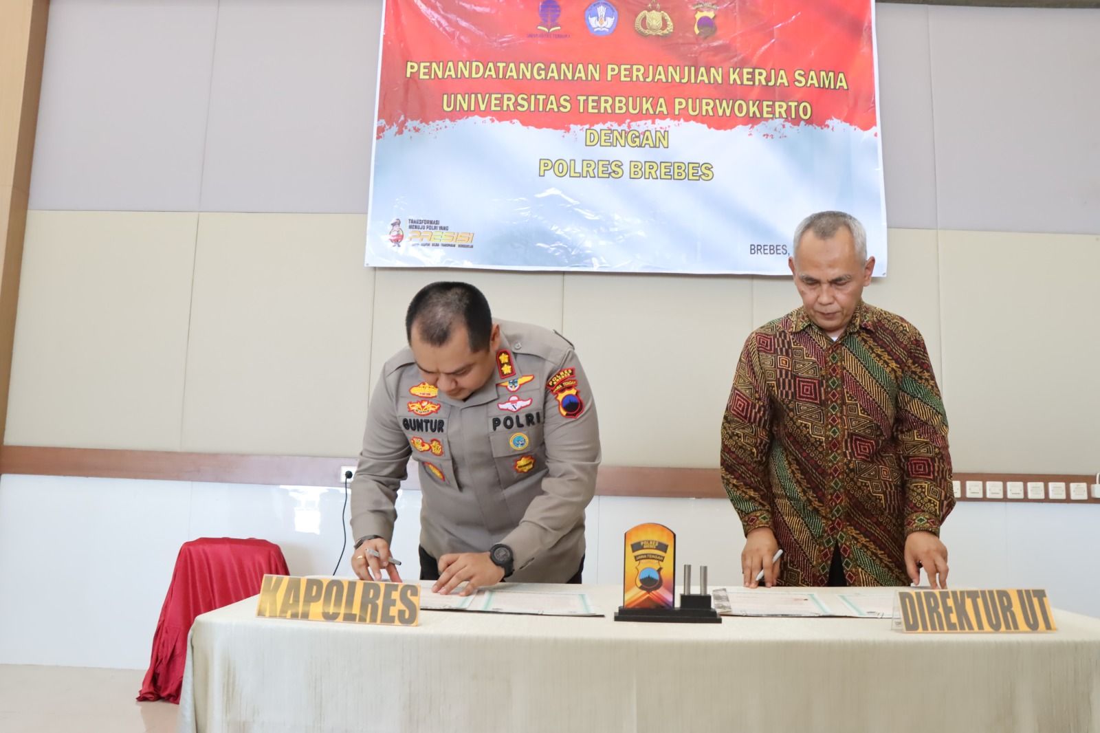 Untuk mendukung peningkatan Sumber Daya Manusia (SDM) anggota Polri, Polres Brebes jalin kerjasama dengan Universitas Terbuka (UT) Purwokerto