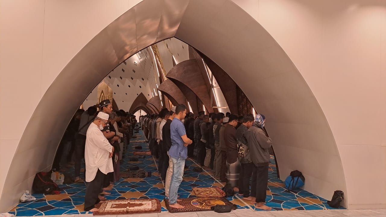 Suasana sholat tarawih di Masjid Al Jabbar pada Ramadhan 2023, Rabu, 22 Maret 2023./ist