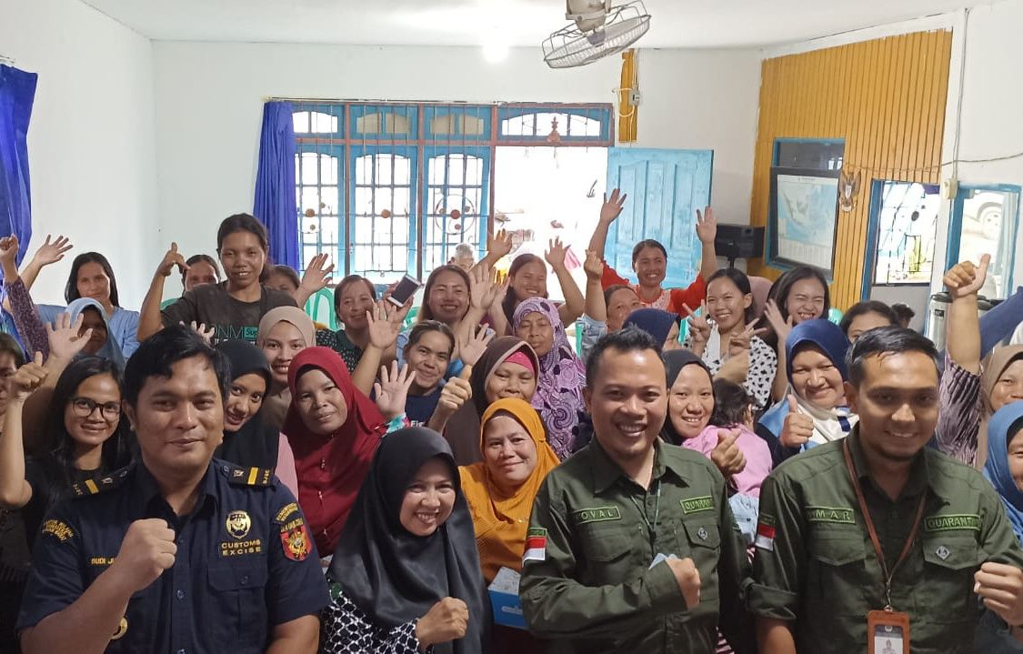 Foto bersama usai pelatihan dan sosialisasi pemantapan UMKM melalui tata kelola barang ekspor dan impor yang digelar Koperasi KUB BAGERI Indonesia-Entikong
