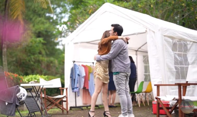  Sinopsis Bidadari Surgamu episode 10 hari ini 22 Maret 2023, Denis dan Flora ketahuan masih pacaran. Cek di sini.