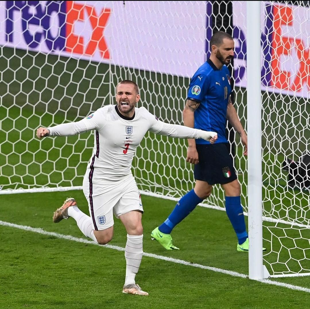 Selebrasi Luke Shaw usai mencetak gol pada laga final Euro 2020