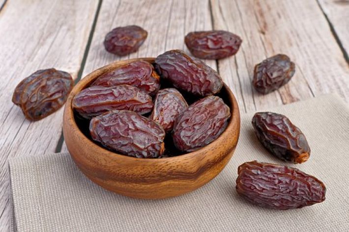 7 butir kurma ajwa dapat menangkal racun hingga sihir. Inilah keutamaan buka pausa dengan kurma dan manfaatnya bagi kesehatan tubuh.