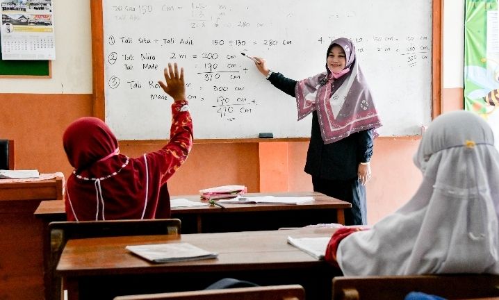 Suasana belajar mengajar implementasi Kurikulum Merdeka.