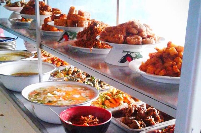 Pemkot Bekasi keluarkan aturan untuk warung makan selama bulan Ramadan 2023.
