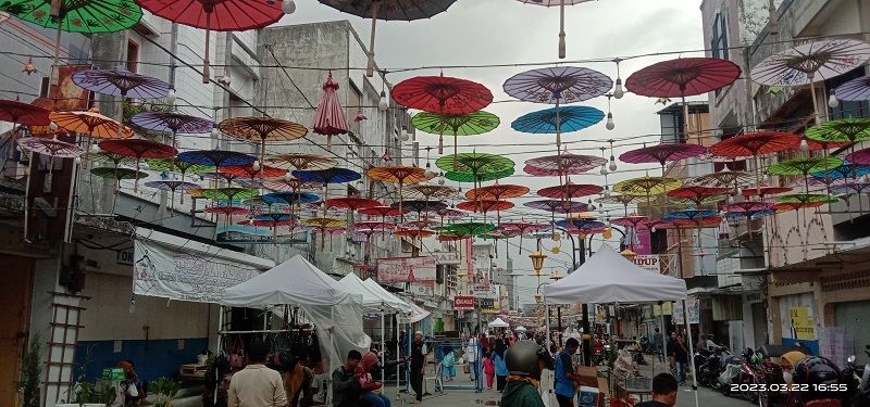 PKL Cihideung memadati kawasan pedestrian Jalan Cihideung Kota Tasik per 22 Maret 2023.